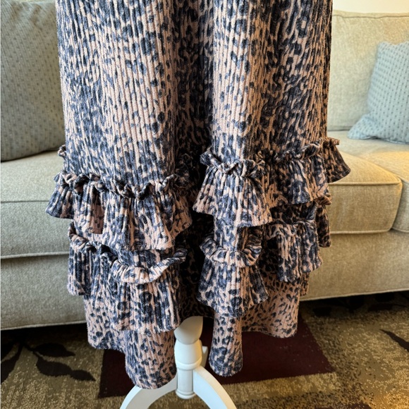 Hutch Ruffle Dress Size Medium Blue Beige/Pink VNeck - Picture 5 of 10